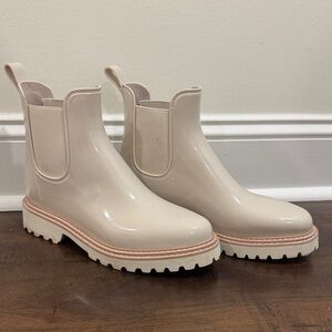 Dolce Vita Glossy Beige Chelsea Boots